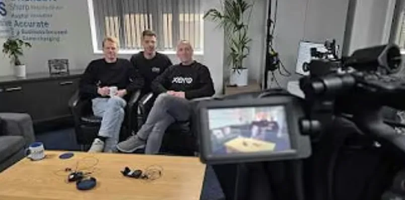3 men talk about Xero